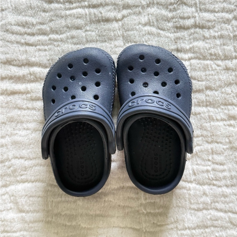 Crocs size: 4c